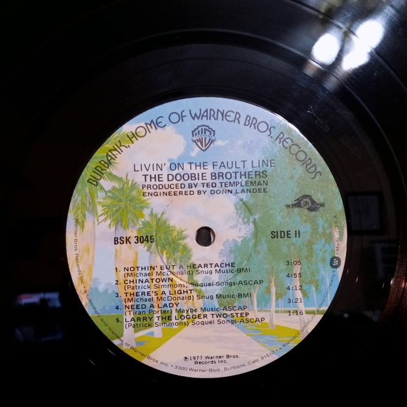 The Doobie Brothers Livin' On The Fault Line BSK 3045 Vinyl Record NM 1977 - Picture 7 of 7